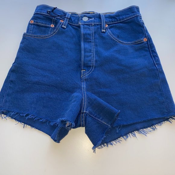 Levi's Pants - Levi's Ribcage Short size 26 Levi's Pants - Levi's Ribcage Short size 26